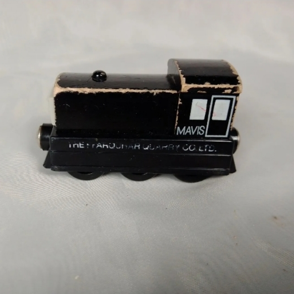 Thomas & Friends Wooden Railway Train Tank Engine  Mavis